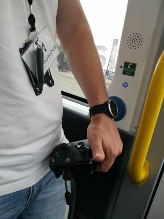 Robottibussin ohjain