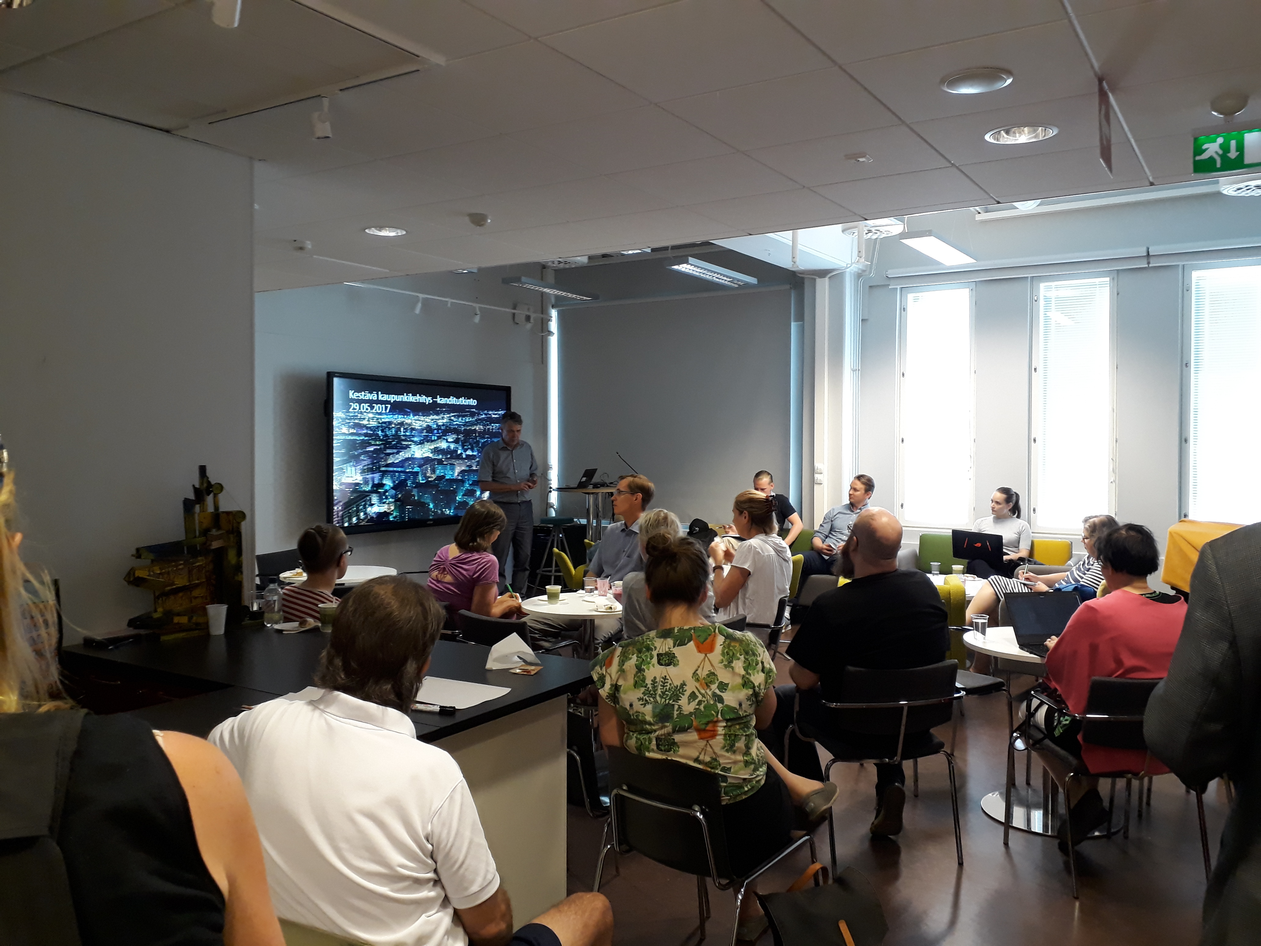 Uutta Tampere3-tutkinto-ohjelmaa suunnittelemassa