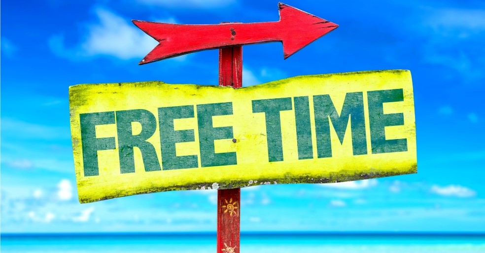 Kyltti jossa teksti "free time."