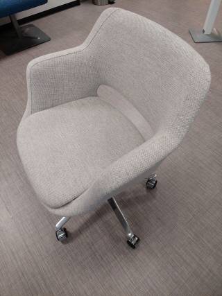 Kuva, jossa työtuoli.