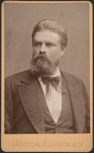 vanha miestä esittävä valokuva