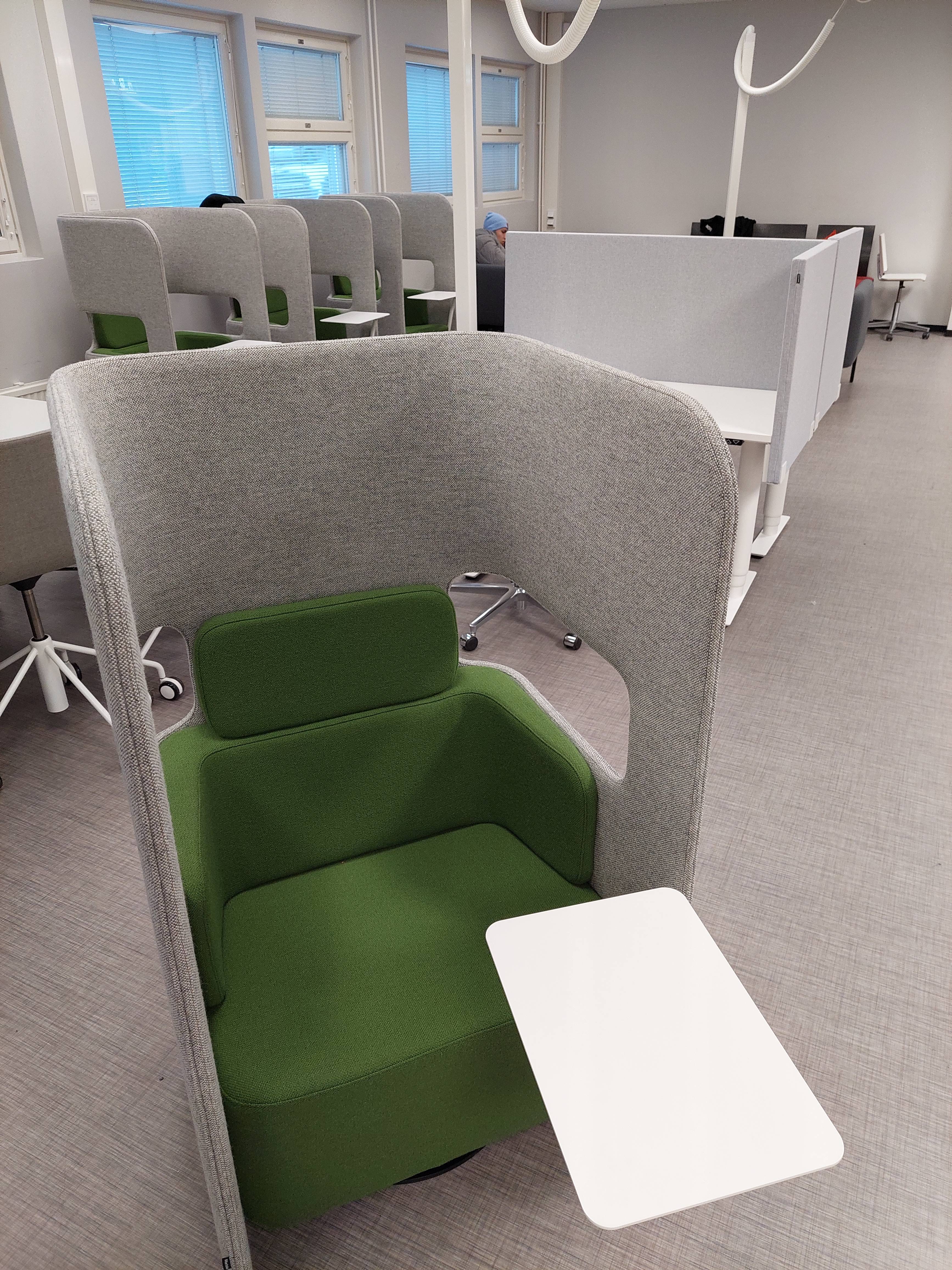 Kuva, jossa harmaavihreä Podseat