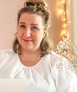 Miina Kivelän kirjoittajakuva.