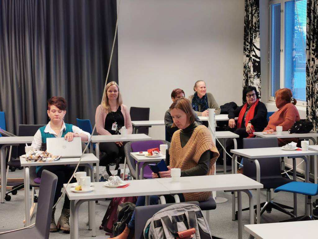 Kati Jokio, Karvi; Heini Toivonen, Kiipula; Pauliina Lampinen, VAMLAS (katse kännykässä), Sari Helander, Kiipula (osin), Laura Hahl, Kiipula, Eeva-Kaarina Leskinen, Kiipula, Marja Savolainen, Kiipula.