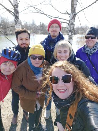 Kuva, jossa lukion opettajia.