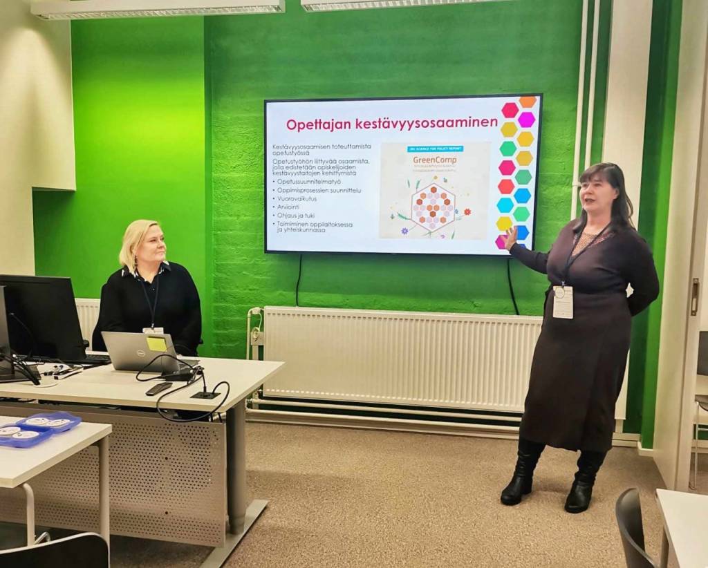 Sanna Ruhalahti ja Eveliina Asikainen.