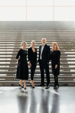 Custos, University Lecturer Anni Kangas, Julia Bethwaite, Professor Alan Ingram and University Lecturer Sirke Mäkinen