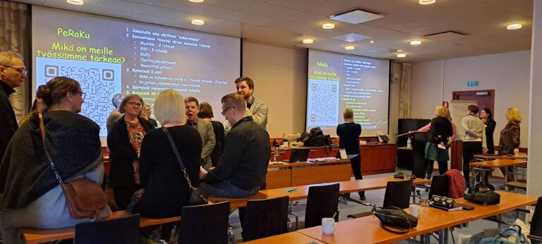 Työpajatyöskentelyä kehittämispäivässä