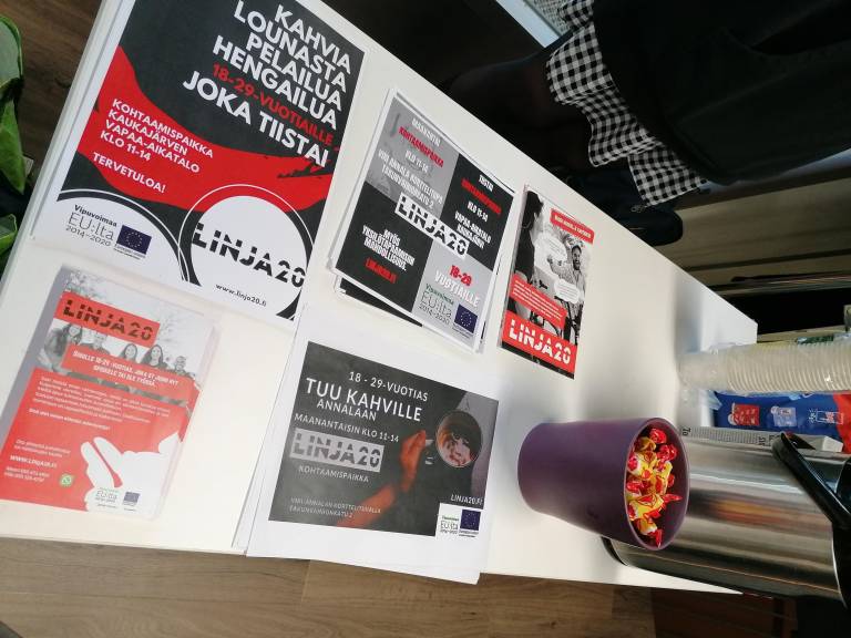 Flaijereita jaossa Asunnottomien yössä.