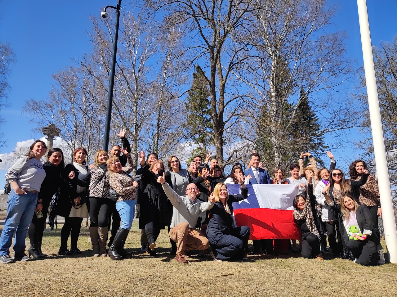 The group of Chilean participants standing outside.
