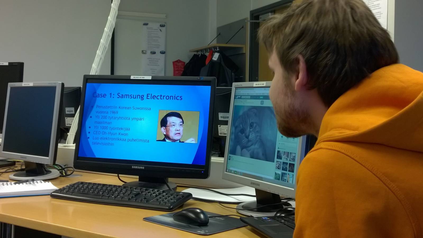 Kaikki tarvittava: Samsung, kissakuva ja Pyry.