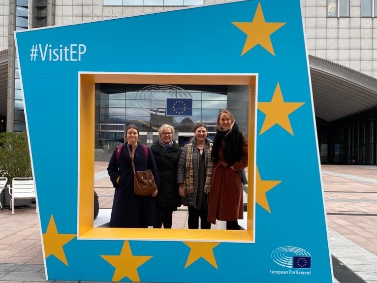 Brysselissä UAccesS-hankkeen valmistelumatkalta. Kuvassa ovat vasemmalta alkaen Katri Salminen, Kirsi Viskari, Camilla Kalevo ja Noora Kahra