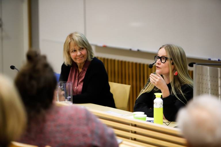 Journalistiikan työelämäprofessorit Johanna Vehkoo ja Ritva Leino