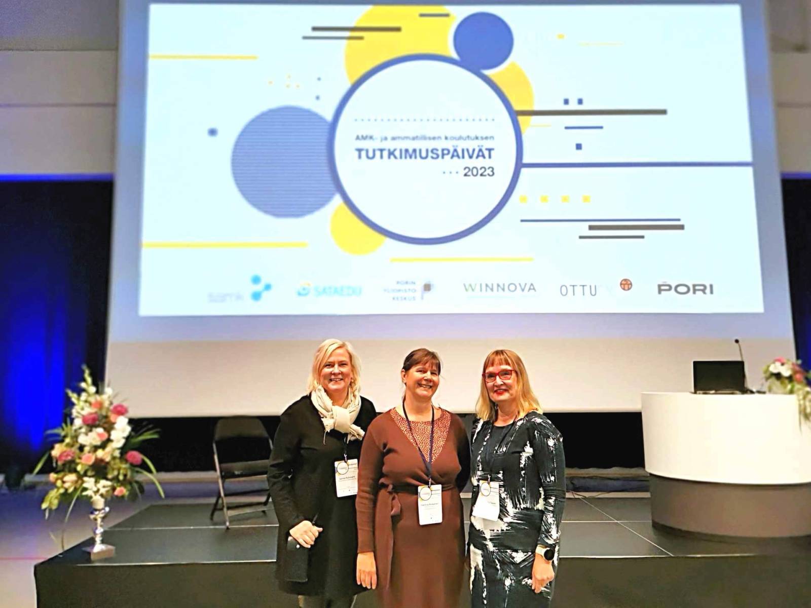 Sanna Ruhalahti, Eveliina Asikainen ja Annukka Tapani.