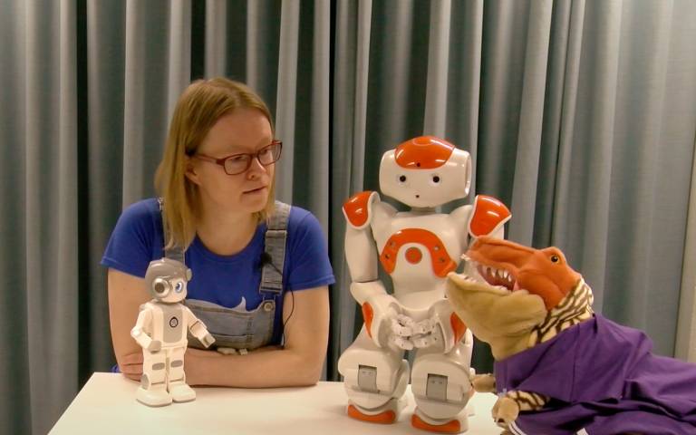 Aino Ahtinen ja robotit