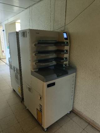 Kuvalevyjen lukulaite röntgenosastolla