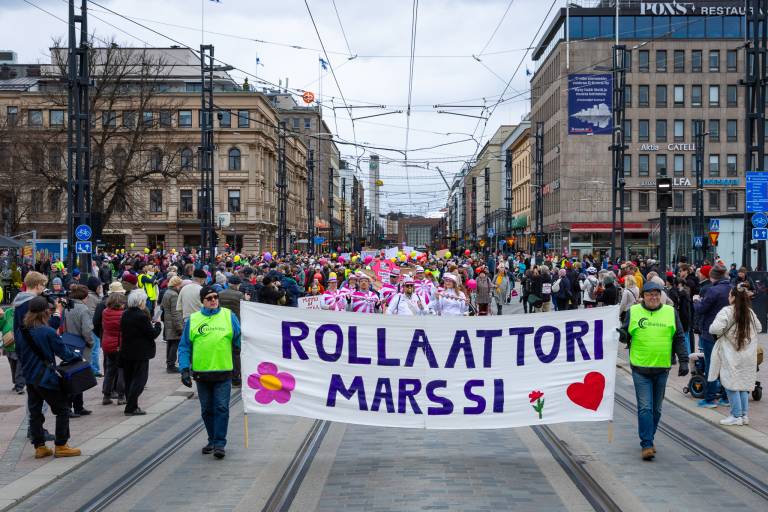Rollaattorimarssi Tampereella. Kuva: Matti Halonen.